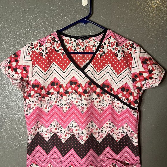 Just Love Hearts, Stars & Chevron Print Scrub Top - Size XS - Picture 3 of 4